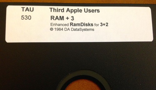 Third Apple User's Group - 8 Disk Lot / Apple III Home Computers - Picture 11 of 19