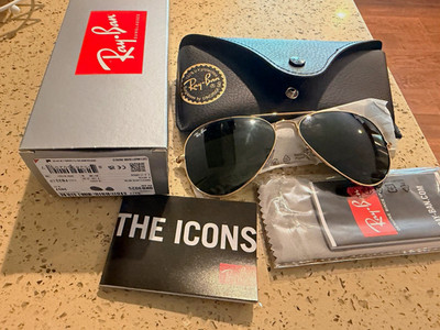 Ray-Ban RB3025 Aviator Sunglasses Gold Metal Frame Green Gradient UNISEX