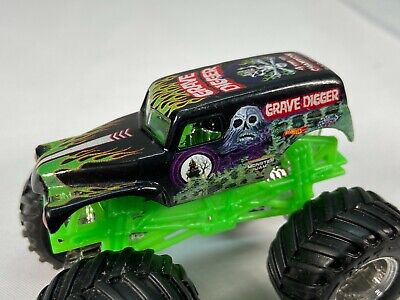 Hot Wheels Grave Digger 1:64 Monster Truck With Mud Tires Die-Cast