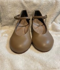 550 Jr. Footlight Character Shoe with 1.5" Heel size 5.5W caramel