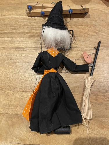 Vintage Pelham Puppet The Witch With Moveable Mouth in Original Box. - Picture 3 of 4