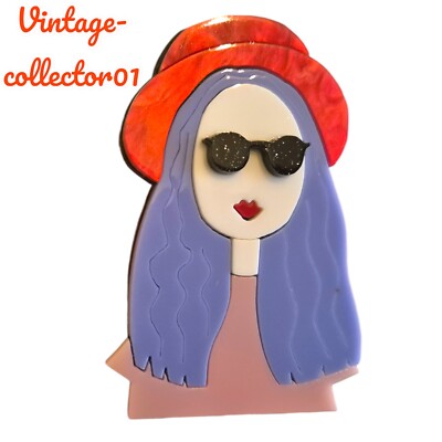 Moderne Arcryl Handarbeit BROSCHE 3D Flieder Langhaar Orange Bowler Hut Dame Mädchen 