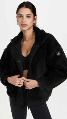 【即日配送　新品未使用タグ付き】 Alo Yoga XS サイズ　トレーナー alo yoga トレーナーブラックXS