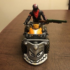 Fortnite Quadcrasher Burnout フィギュア付き af762bf5-294f-42dc-ad6c-