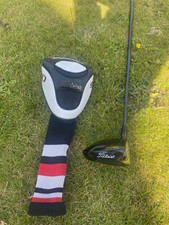 Titleist 910D3 Driver 9.5° RH Stiff Graphite Shaft Titanium Head Black