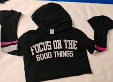 Girls Black Hooded Pullover Hoodie Long Sleeve Graphic "Focus On The Good" M
