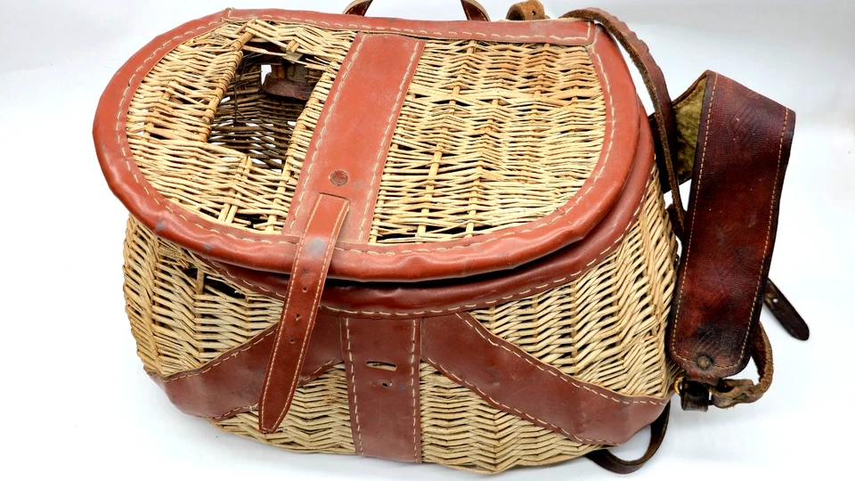 Cesta tejida clásica vintage pesca creel trucha campamento decoración Japón 14 W correa Foto 2 de 4