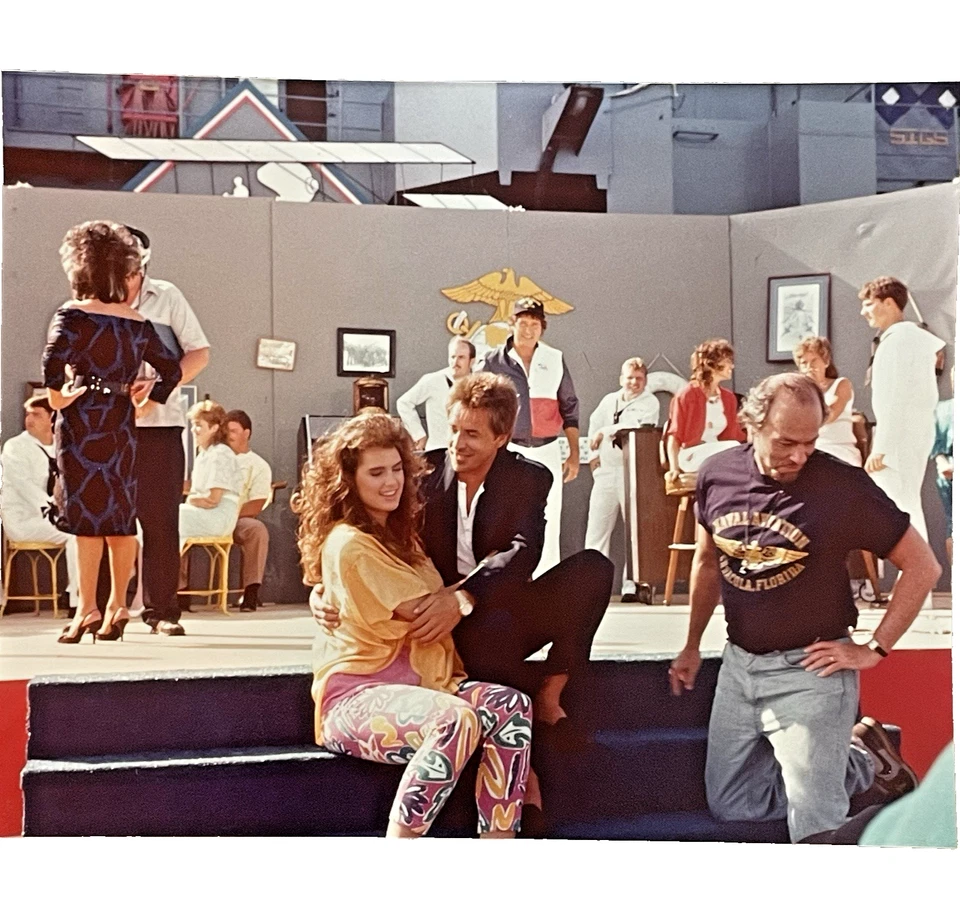 Brooke Shields Don Johnson Liz Taylor Bob Hope 1986 USO lote de fotos sinceras mate Foto 3 de 4