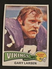 1975 Topps Gary Larsen Football Rookie Card RC #26 Vikings Defensive Tackle VG. rookie card picture