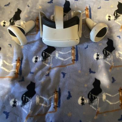 Meta Quest 2 Standalone VR Headset White with Controllers
