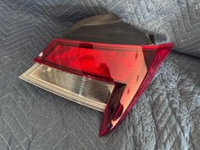 2021-2025 Hyundai Elantra Right Passenger Side Tail Light Halogen Oem 2021-2025 Hyundai Elantra Right Passenger Side Tail Light Halogen Oem