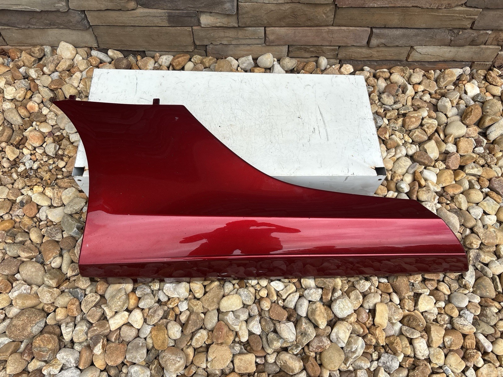 2012-2014 MCLAREN MP4-12C 650S SPIDER RIGHT SIDE QUARTER ROCKER PANEL  RED OEM