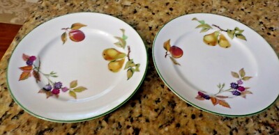ROYAL WORCESTER EVESHAM VALE SET OF 2 SALAD PLATES BERRIES PEACH PEARS GREEN TRI