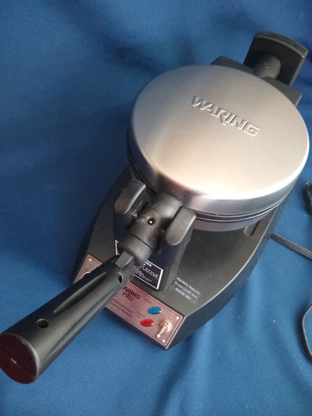 Waring Pro Belgian Waffle Maker Professional WWM400 Series Iron