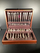 MCM Vintage WM Rogers Mfg Co Lady Ann 104pc Set W/ Wood Case EUC