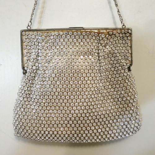 Bolso de mano vintage con pedrería y joyas - Imagen 3 de 6