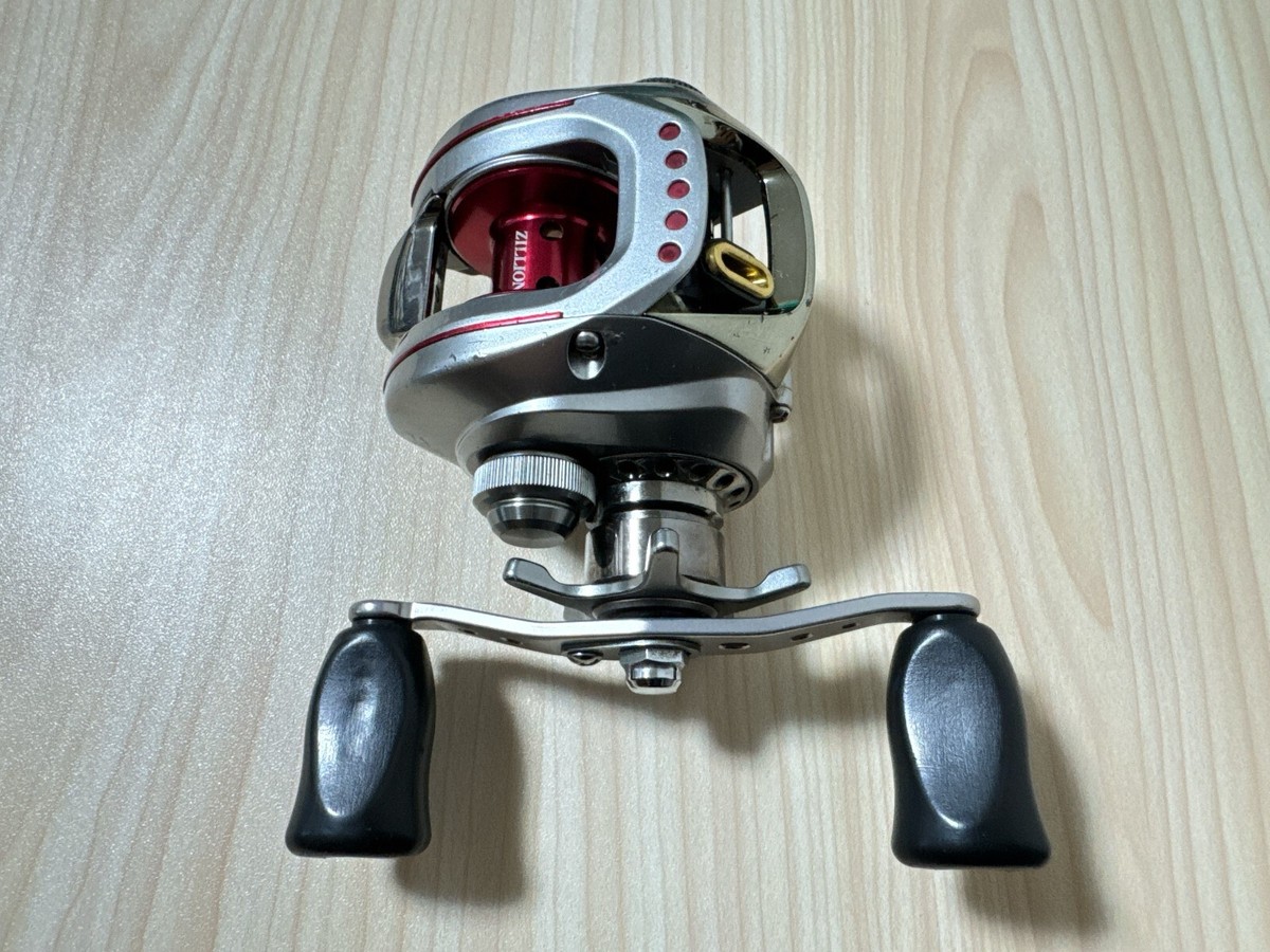 Daiwa Baitcasting Reel TEAM Daiwa ZILLION 100SH 7.1:1 Right Daiwa Baitcasting Reel TEAM Daiwa ZILLION 100SH 7.1:1 Right