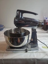 VINTAGE SUNBEAM DELUXE MIXMASTER 12 SPEED MIXER BROWN/CHROME w/BOWLS & BEATERS