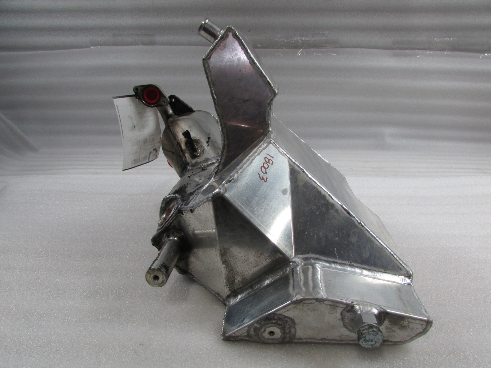 Mclaren MP4-12C, Oil Tank, Used, P/N 11F1028CP