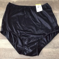 Vanity Fair Nylon Brief Panty Size 6 Black Style 915742