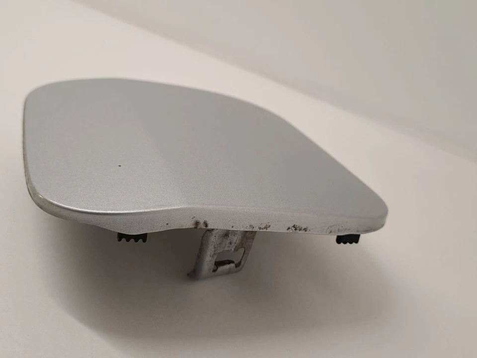 1998-2002 HONDA ACCORD Fuel Filler Door Silver 63910S84A00ZZ  - Изображение 3 из 4