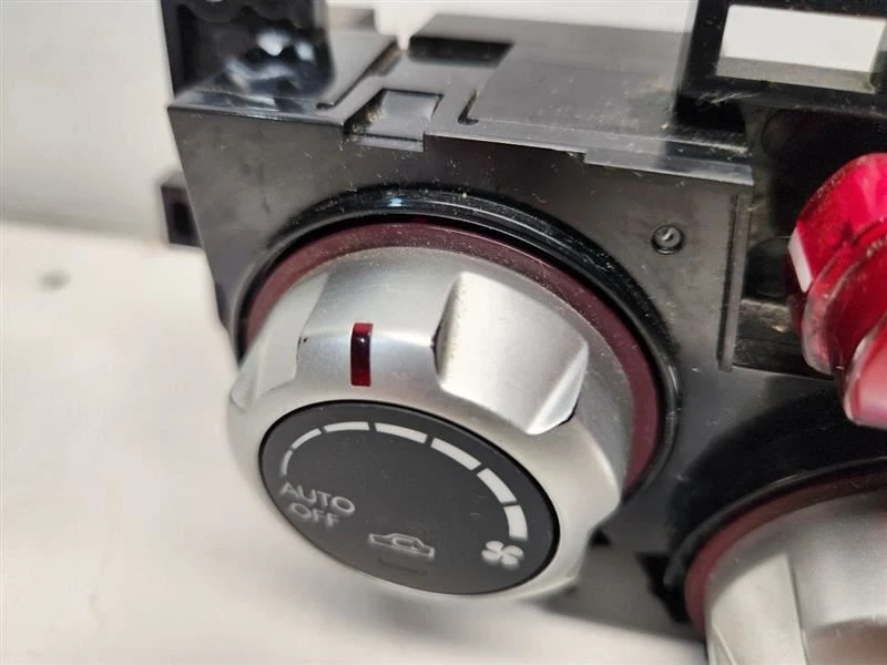 Subaru Impreza STi (turbo) 2011-14 control de temperatura - temperatura automática PN: 72311SC240 Foto 3 de 4