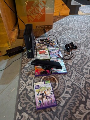 Microsoft XBox 360 S Kinect 4GBVideo Game Console Great Condition , games bundle