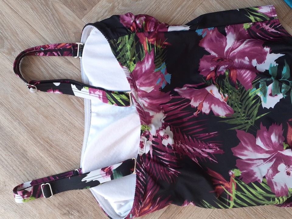 Flattering BONPRIX Jungle Floral Print Swimsuit Size 14 Bandeau Or