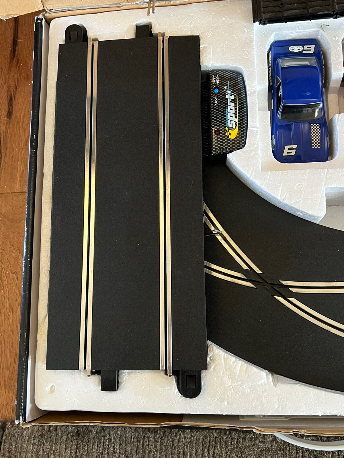 Scalextric USA Slot Car Set 1/32 69’ Challenge Pony Car Wars Camaro