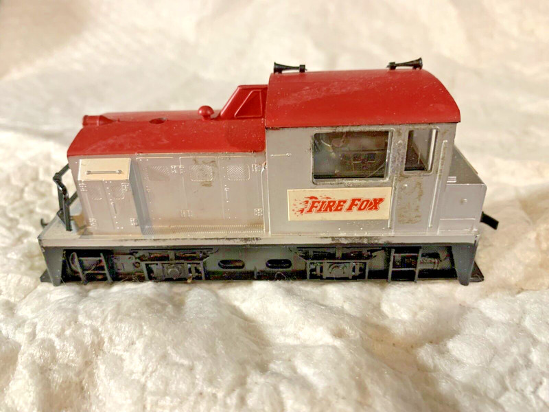 HO AHM Fire Fox DIESEL SWITCHER Locomotive