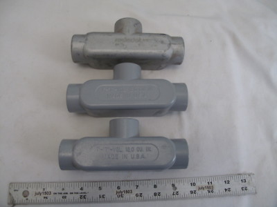 (3) Mixed Brand 1'' Tee Style Aluminum Conduit Body ''T'' - Red Dot GDC