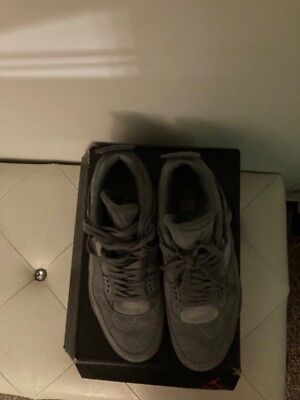 Size 9.5 - Jordan 4 Retro x KAWS Cool Grey 2017