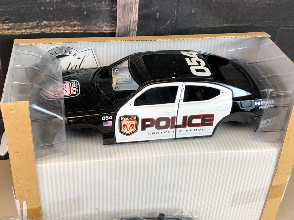 OPEN BOX 2007 Testors 1:24 Metal Model Kit DODGE CHARGER POLICE CRUISER 46200 - Image 2 of 4