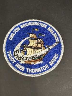 1992 USA NASA Space Shuttle Endeavor STS-49 Embroidered Souvenir Patch 