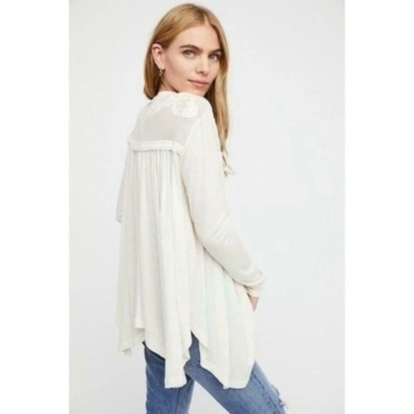 NUEVO CON ETIQUETAS TÚNICA HENLEY RIBETEADA ENCAJE FREE PEOPLE TO THE SEA MAR MARFIL XS