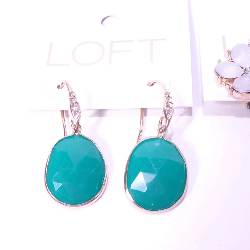 Pendientes Ann Taylor Loft para mujer piedra verde y flor de ópalo nuevos con etiquetas valor 29 Ea 60 Foto 3 de 4