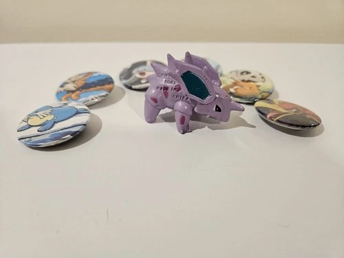 VINTAGE 1999 Nidoran M Pokemon Figure Takara TOMY CGTSJ Authentic Free Buttons