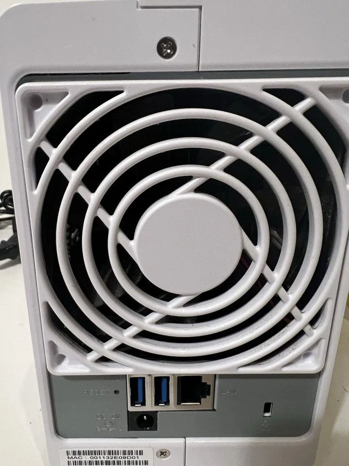 Synology 2 bay NAS DiskStation DS220j - 16TB loaded (Two 8TB WD drives included) - Image 4 of 4