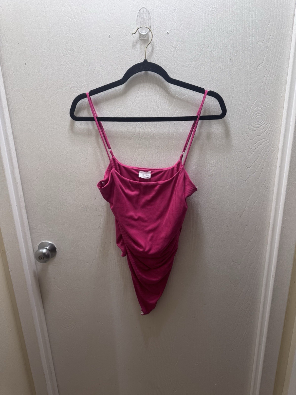 New w/ tags Le Lis Fuchsia Ribbed Bodysuit size large
