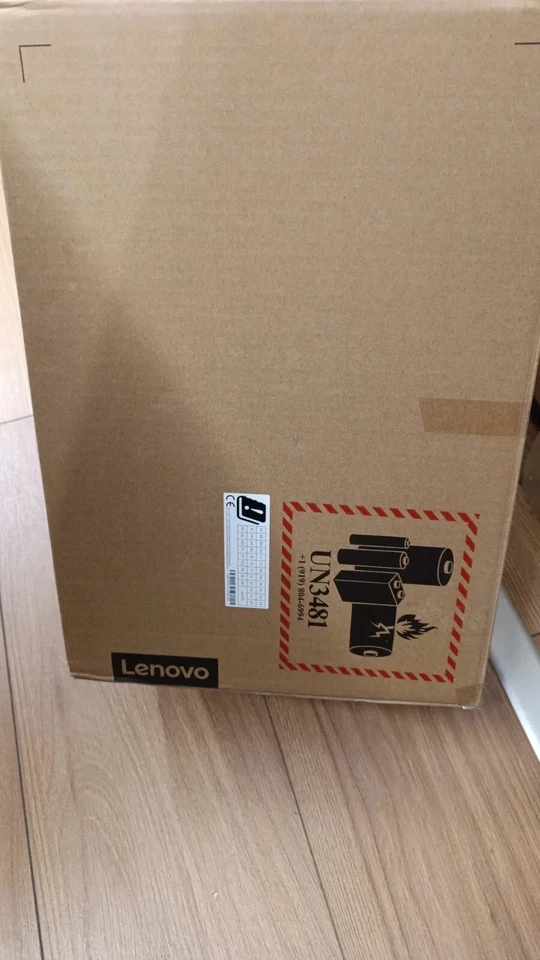 Lenovo Yoga Slim 9 Notebook 14" Intel i7 16 GB 1 TB - Immagine 3 di 3