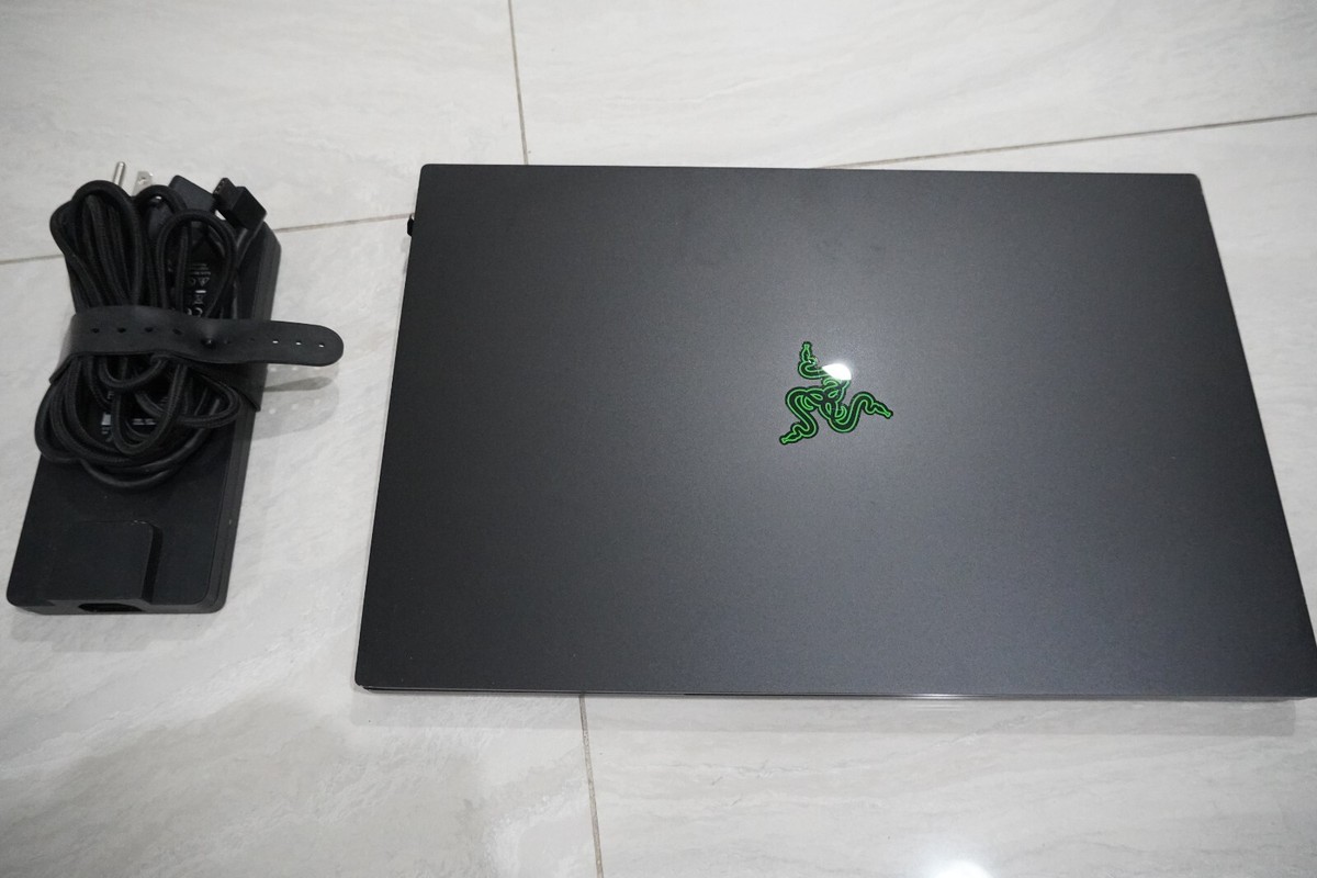Razer Blade Pro 17 i7-10875H RTX 2080 Super Max-Q 16GB 512GB SSD