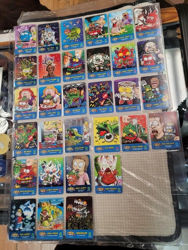 Lot poubelle 120+ figurines mélangées avec cartes lot - Photo 19 sur 19