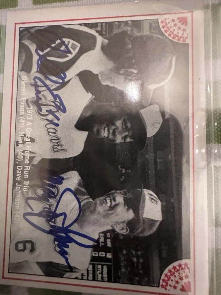 Tarjeta de béisbol 1973 A Great Home Run Trio Hank Aaron, Darrell Evans, Dave Johnson Foto 3 de 3