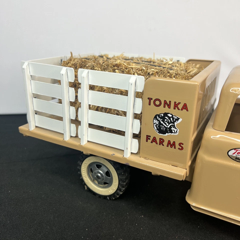 Camión de estacas Tonka Farms de colección, 1961 acero prensado, bronceado/beige como nuevo Foto 4 de 4