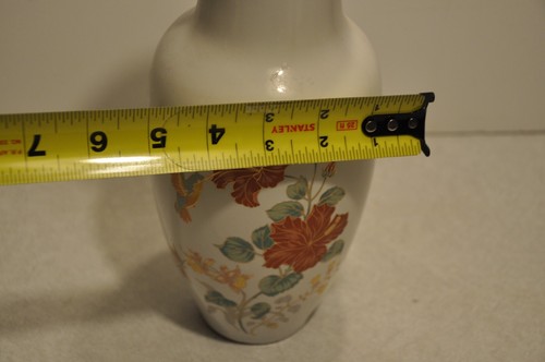 Japanese Porcelain Vase 24k Gold Trim - Hummingbird / Flowers 10.5" Tall - Picture 5 of 6