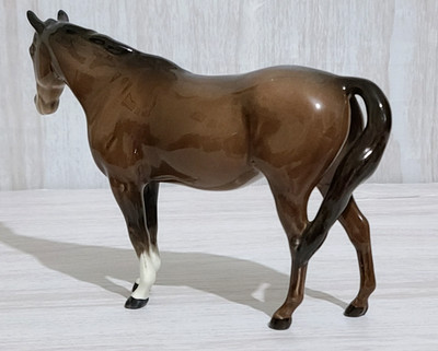Beswick Small Mare Facing Right Head Up Bay 1st Version Horse Figurine No. 1991