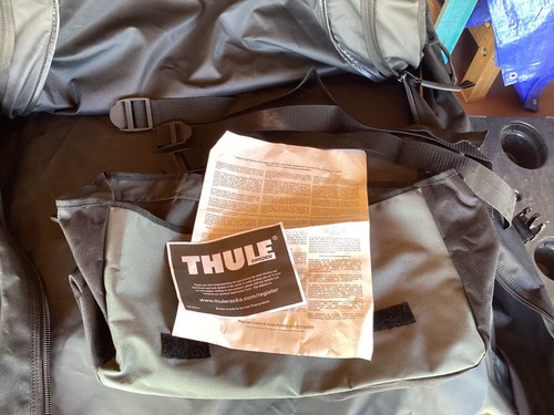 THULE Quest 846 Soft Side Car Top Carrier Rooftop Cargo Bag - 40"x32"x18" + case