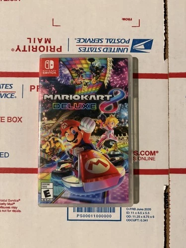 Mario Kart 8 -- Deluxe Edition (Nintendo Switch, 2017) [Physical]