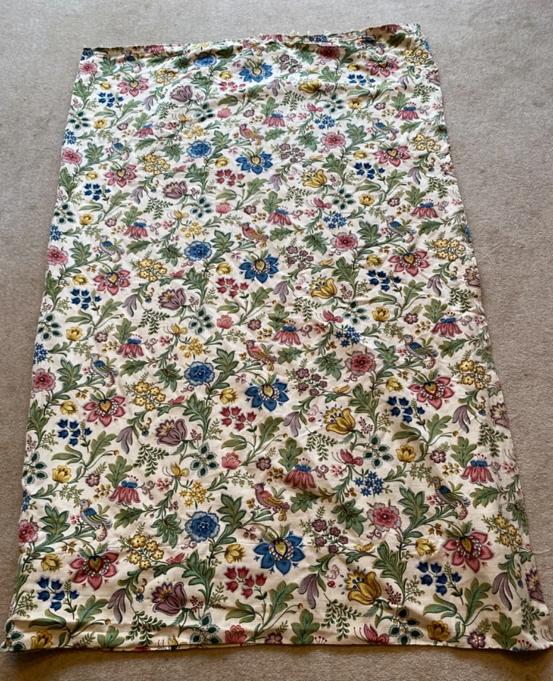 VTG 1970's STRIKING BEIGE MULTI FLORAL CURTAIN FABRIC 2 PIECE SEWN TOGETHER - Image 4 of 4