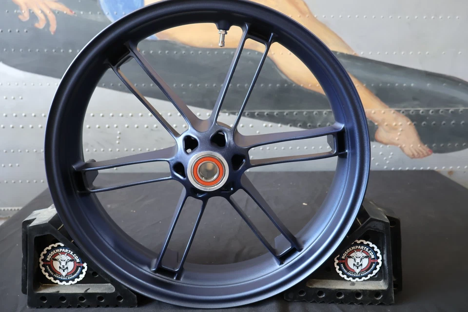 G0110.02A8AYCR NEW OEM 2003-2010 BUELL XB1125R/CR FRONT WHEEL DIAMOND BLUE - Image 2 of 4